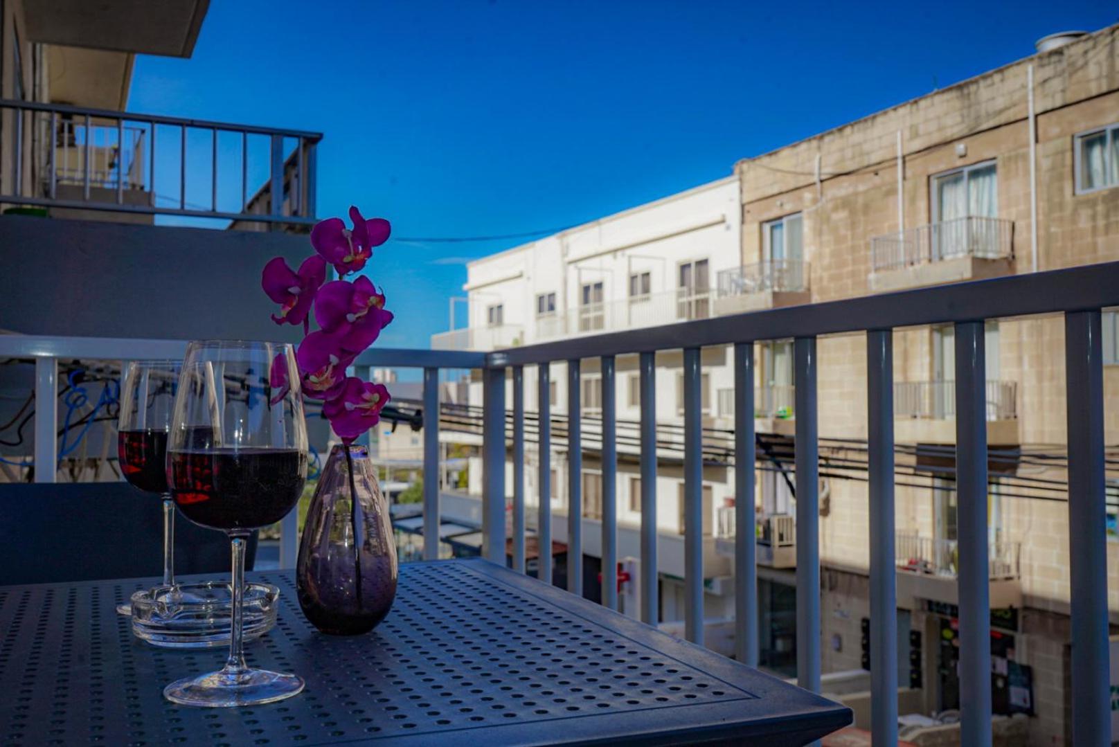 Comfort And Convenience Flat 4 Dad'S Court San Pawl il-Baħar Eksteriør bilde